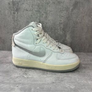 Nike Air Force 1 High Sneakers DC3590-101 Womens sz 8 - White